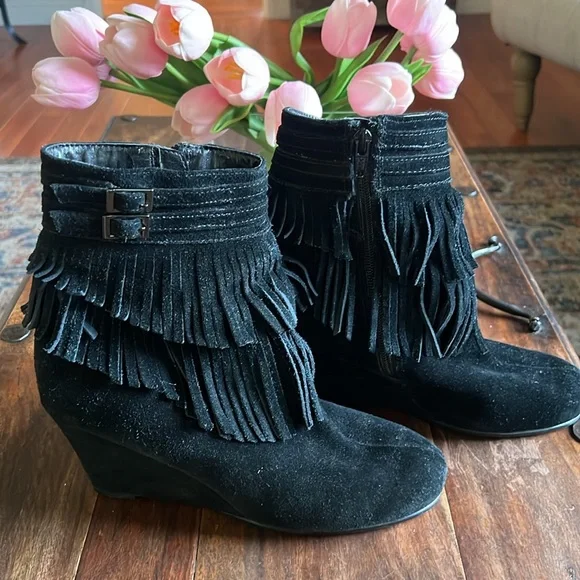 Aerosoles Black Suede Womens Ankle Wedges With Tassel Size 8 - Picture 3 of 12